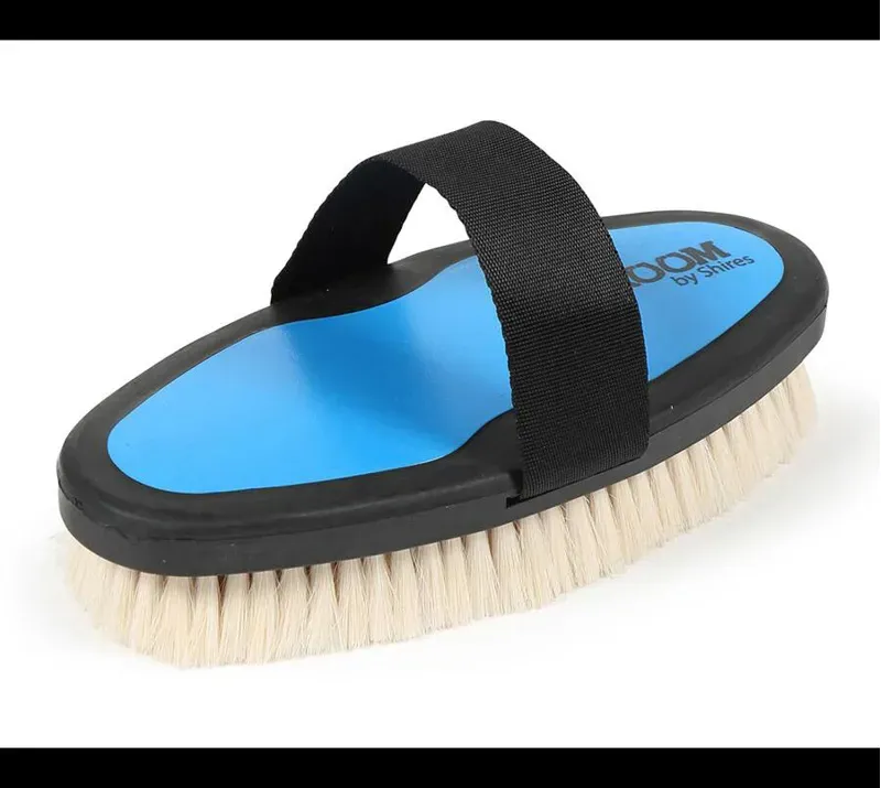 Shires Large Ezi-Groom Grip Body Brush With Goat Hair In Bright Blue