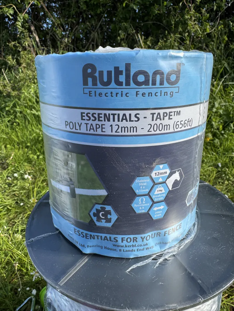 Rutland Electric Fence Poly Tape 12mm 200m white / blue