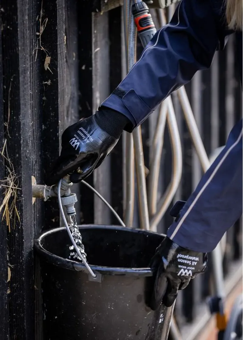 Woof Wear All Season Yard Glove - Black-3