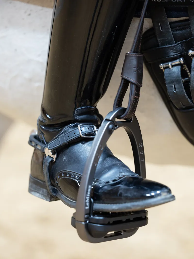 LeMieux Vector Close Contact Stirrup Leather Brown-1