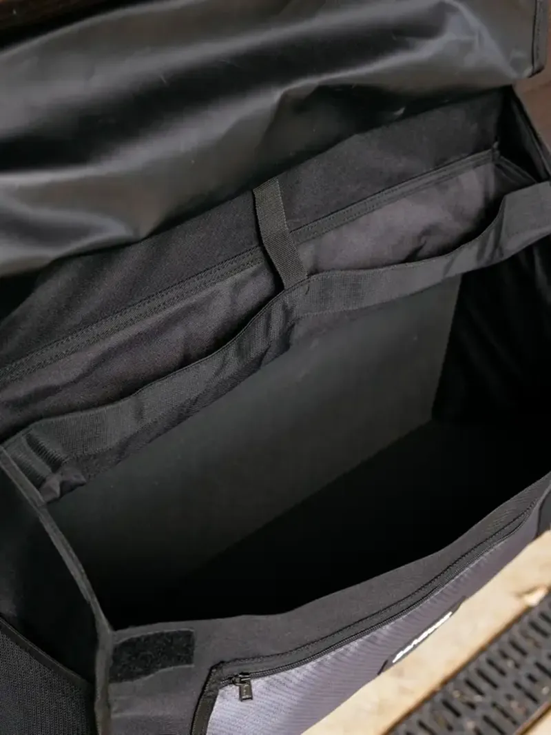 LeMieux Pro Grooming Bag with Bar Black-1