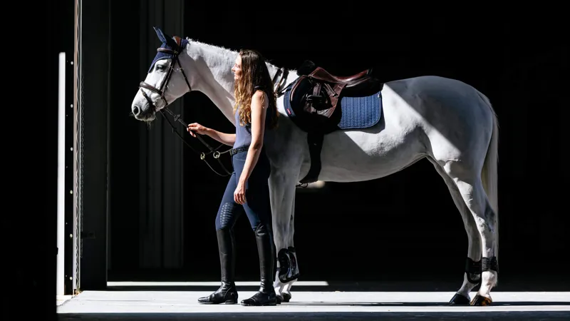 LeMieux Essence Eurojump Square Navy Large-1