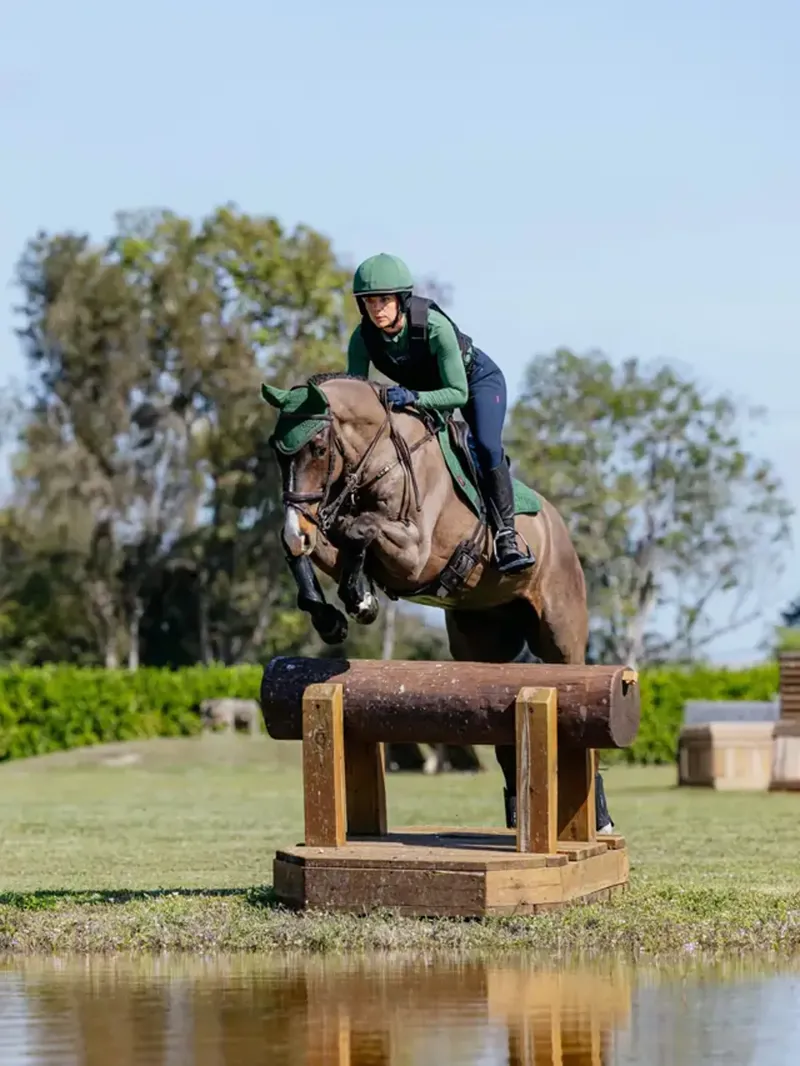 LeMieux Suede Close Contact Square - Hunter Green-1