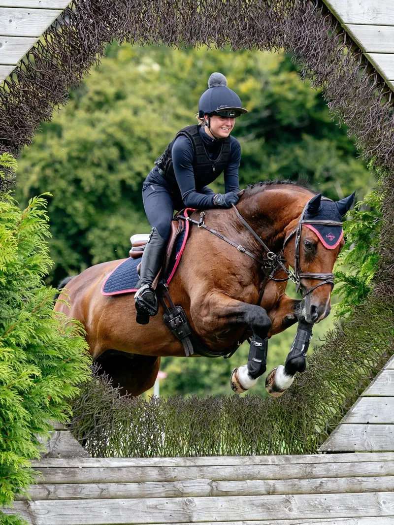 LeMieux Suede Close Contact Square - Navy/Cranberry-1